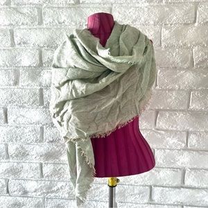 Erfurt Tucher green and glittery gold scarf